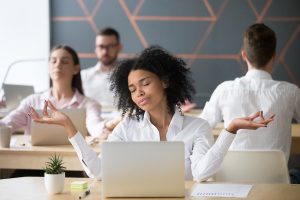 Stress vermijden tegen opgeblazen gevoel