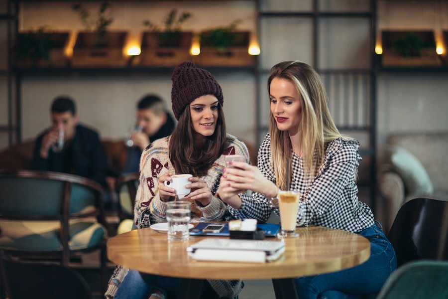 Gezellig koffie drinken sociale activiteiten belangrijk