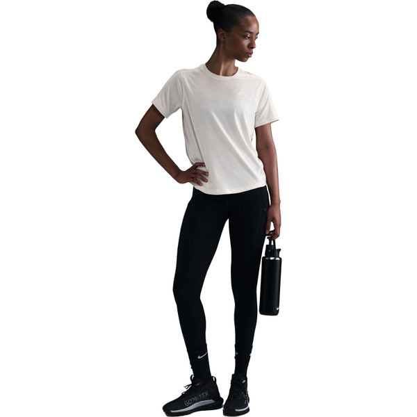 Nike Dri-FIT Trail T-Shirt Dames Nike Dri-FIT Trail T-Shirt Dames